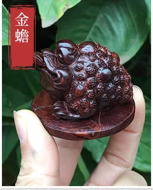 金蟾雕件